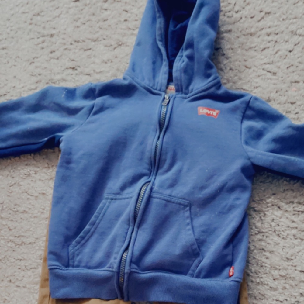 Levi’s Sweater Sz Small/ 5 , Boys